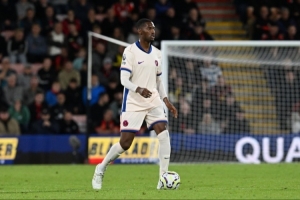 足球世界俱乐部杯-阿达拉比奥尤：生涯首秀是代表曼城1-5输给蓝军；儿时偶像有很多